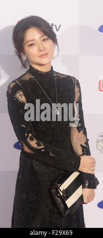 Lee Young-ae, Sep 10, 2015 : l'actrice sud-coréen Lee Young-ae assiste à un événement tapis rouge de Seoul International Drama Awards 2015 à Séoul, Corée du Sud. © Lee Jae-Won/AFLO/Alamy Live News Banque D'Images