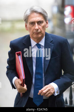 Downing Street, London, UK. 15 Septembre, 2015. Secrétaire des affaires étrangères Philip Hammond arrive au 10 Downing Street pour assister à la réunion hebdomadaire du cabinet © Paul Davey/Alamy Live News Crédit : Paul Davey/Alamy Live News Banque D'Images