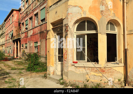 Des bâtiments abandonnés de l'ancien hôpital 'Ospedale al mare' à Lido Banque D'Images