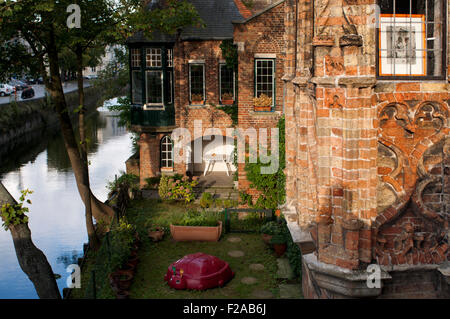 Canaux de Bruges. Bruges est souvent appelé "la Venise du Nord" en raison de ses canaux pittoresques qui sont trouvés par la cit Banque D'Images