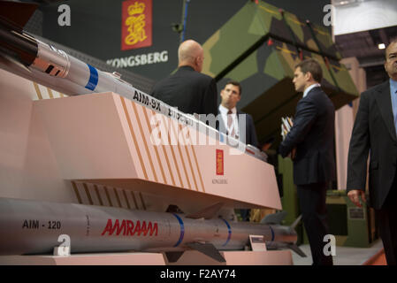 Londres, Royaume-Uni. 15 Septembre, 2015. Des missiles sur l'affichage à DSEI, le plus grand de la défense et de la sécurité internationale, exposition présentée au centre ExCel de Londres. Crédit : Peter Manning/Alamy Live News Banque D'Images