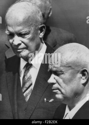 Le président Eisenhower et le Premier Ministre soviétique Nikita Khrouchtchev après leader russe est arrivé aux États-Unis le 15 septembre 1959 à la base aérienne d'Andrews, dans le Maryland. CSU (2015  8 545) Banque D'Images