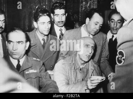 Le Premier ministre iranien Mohammed Mossadegh évincé en procès pour trahison. Le 29 novembre 1953. Le 72-year-old défendeur menacé de faire la grève de la faim et a contesté la légitimité de la cour. CSU (2015  8 510) Banque D'Images