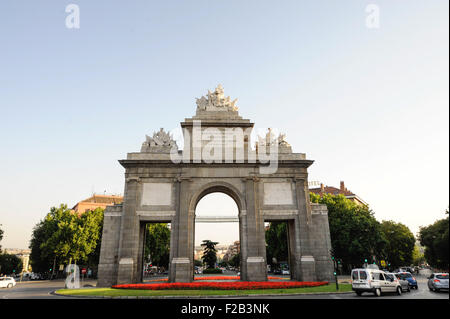 La porte d'Alcalá- la centre de Alcalá Banque D'Images