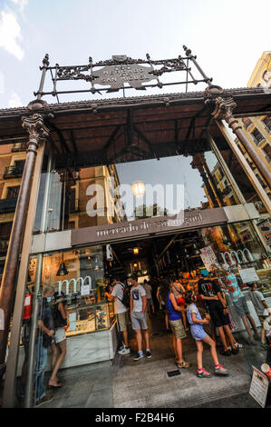 La porte de San Miguel El portal del marché Mercado de San Miguel Banque D'Images