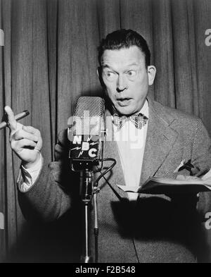 Fred Allen, effectuant sur radio NBC en 1948. Le Fred Allen Show a été la radio show top-rated de la saison 1946-1947. Le comédien Banque D'Images