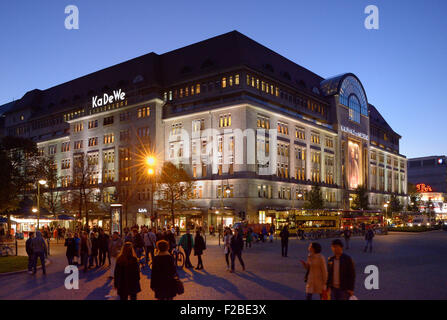 KaDeWe Kaufhaus des Westens. Suis Wittenbergplatz, Tauentzienstrasse, Berlin Schöneberg, Berlin, Deutschland, Europa. - Ab Banque D'Images