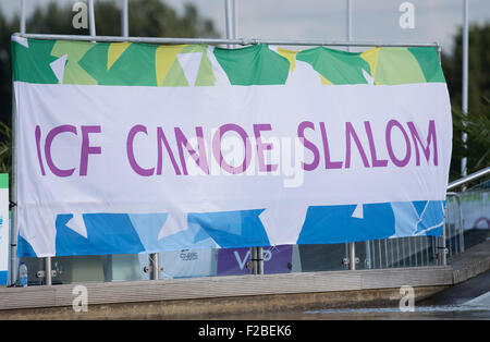 Lea Valley, London, UK. 15 Sep, 2015. Championnat du monde de slalom en canoë. Cérémonie d'ouverture. Credit : Action Plus Sport/Alamy Live News Banque D'Images