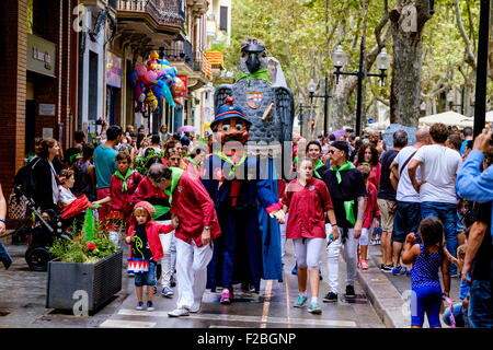 Une fiesta dans la Rambla del Poblenou, Barcelone, Catalogne, Espagne lors de la Semaine Catalane en septembre 2015 Banque D'Images