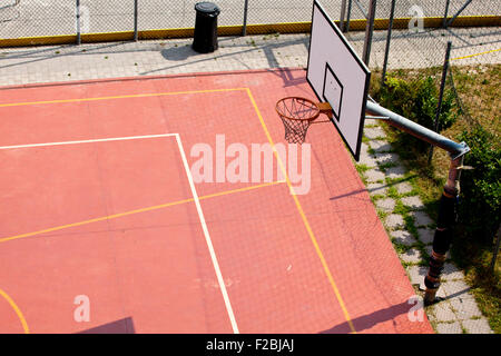 Photo de tennis et basket jeux pour enfants Banque D'Images