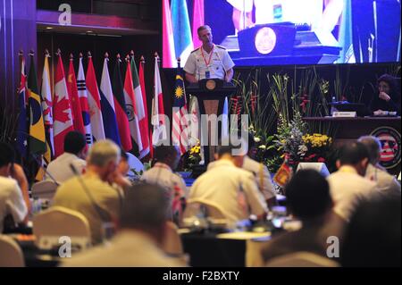 Jakarta, Indonésie. 16 Sep, 2015. Commandant de la 7ème Flotte américaine Joseph P. Aucoin prononce un discours lors de la 2e Colloque sur la sécurité maritime internationale à Jakarta, Indonésie, le 16 septembre 2015. Des responsables de la marine de 42 pays et régions ont participé au symposium sur le thème maritime de la confiance et la coopération mutuelle pour la paix et la prospérité" du 16 au 17. Credit : Zulkarnain/Xinhua/Alamy Live News Banque D'Images