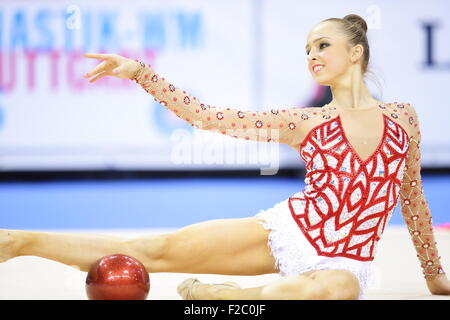 Stuttgart, Allemagne. Sep 11, 2015. Marina Durunda (AZE) Gymnastique Rythmique : Concours Général finale des Championnats du Monde de Gymnastique Rythmique à la Porsche Arena de Stuttgart en Allemagne . © AFLO/Alamy Live News Banque D'Images