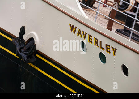 Le bateau à vapeur Waverley à Bournemouth de quitter le quai en direction de Weymouth en Septembre Banque D'Images