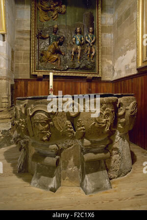 L'Espagne. La Rioja. La cathédrale de la Calahorra. Les Martyrs font baptismal situé là où les Saints Emeterius Celedonius et subi leur martyre. De style gothique. Banque D'Images