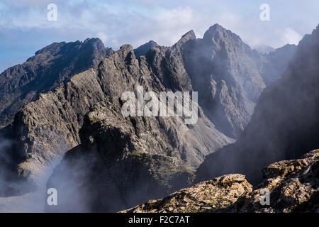 En regardant vers le sud à partir de l'Inaccessible Pinnacle sur les Cuillin Ridge, Skye, vers Sgurr Alasdair Banque D'Images