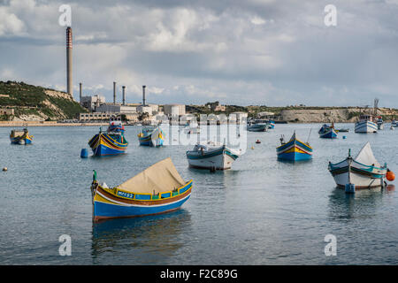 Malte, 29 décembre 2014 dans le village de pêcheurs de Marsaxlokk, au sud-est de La Valette. Scène de village normal. Banque D'Images