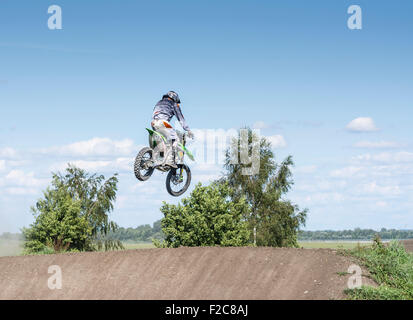 MUNICH, ALLEMAGNE - le 17 août : Inconnu rider participe à la formation de la Club Motorsport Freisinger Baer à Munich Banque D'Images