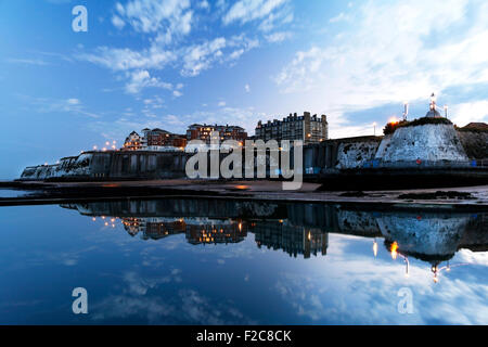 Reflets dans l'eau. Banque D'Images