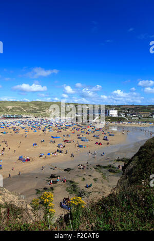 Vue de la plage de surf, Broad Oak village ; Cornwall County ; Angleterre ; UK Banque D'Images