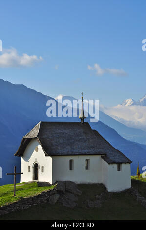 Petite église dans les montagnes, Bettmeralp, Valais, Suisse Banque D'Images