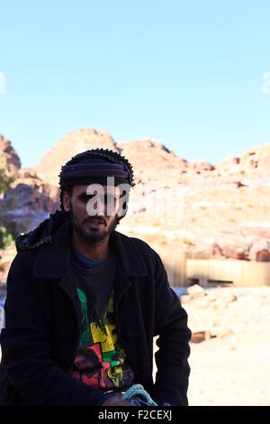 Un Bédouin l'homme à Petra, Jordanie Banque D'Images