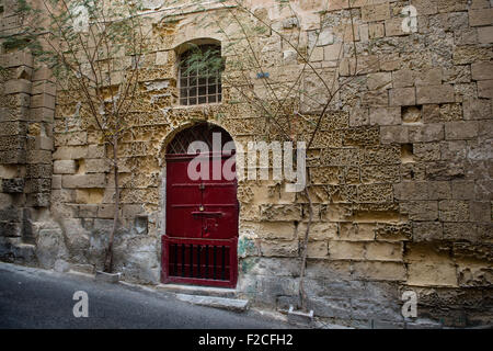 Malte, 1 janvier 2015 dans les rues rénovées de Birgu, partie des trois villes et la première captal de Malte avant de la Valette. Banque D'Images