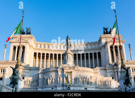 Monumento a Vittorio Emanuele II, Via del Teatro di Marcello, Rome, Italie Banque D'Images