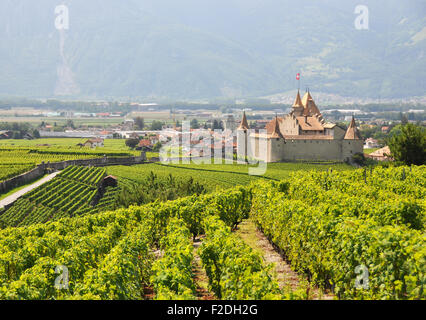 Célèbre château Chateau d'Aigle dans le canton de Vaud, Suisse Banque D'Images