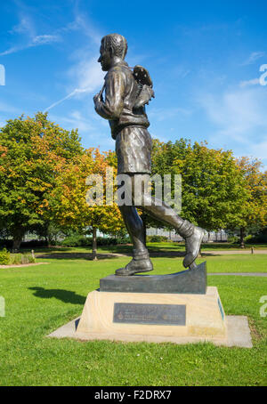 Statue du célèbre joueur et manager, Brian Clough, de l'Albert Park Middlesbrough. L'Angleterre. UK Banque D'Images