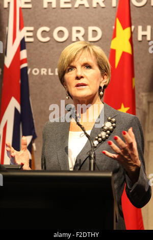 Canberra. 16 Sep, 2015. Le Ministre australien des affaires étrangères Julie Bishop parle pendant une cereomony pour marquer la contribution et le sacrifice des soldats d'origine chinoise à l'Australian War Memorial à Canberra le 16 septembre 2015. © Xu Haijing/Xinhua/Alamy Live News Banque D'Images