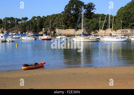 Plage de Conleau avec bateaux Presqu'ile de conleau, Vannes, Morbihan, Bretagne, France, Europe Banque D'Images