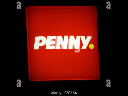 Novembre 2013 - BERLIN : marques : le logo de l'escompteur 'Penny', Berlin. Banque D'Images