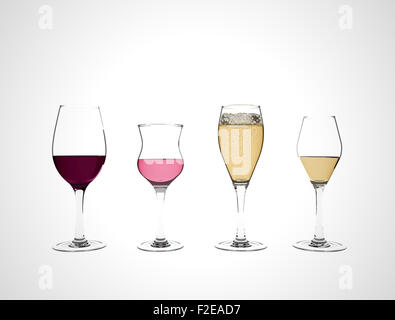 Lunettes avec vin et champagne le rendu 3D (blanc) Banque D'Images