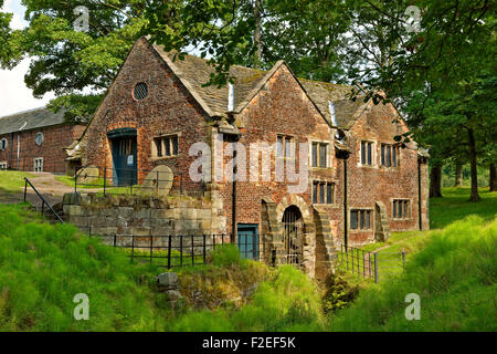 Le moulin à eau de Dunham Massey Hall près de Altrincham, Trafford, Greater Manchester County et autrefois dans le Cheshire. Banque D'Images