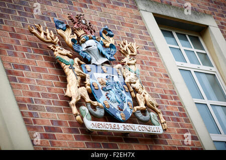 Macclesfield borough armoiries - sur l'avant de Macclesfield town hall Mill Street Macclesfield UK Grande-bretagne British U Banque D'Images