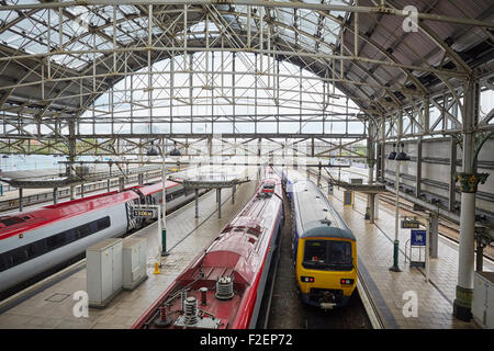 La gare Manchester Piccadilly Manchester Piccadilly est la principale gare ferroviaire de Manchester, Angleterre. Ouvert en tant que Banque D'Images