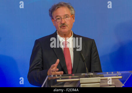 Bruxelles, Belgique. 14Th Sep 2015. Remarques préliminaires par Jean Asselborn, ministre de l'immigration et l'asile du Luxembourg, après le Conseil Justice et affaires intérieures. © Jonathan Raa/Pacific Press/Alamy Live News Banque D'Images