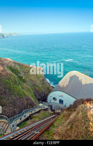 Le funiculaire à la nouvelle station de sauvetage de lézard à Kilcobben Cove sur la péninsule de Lizard, Cornwall, England, UK Banque D'Images