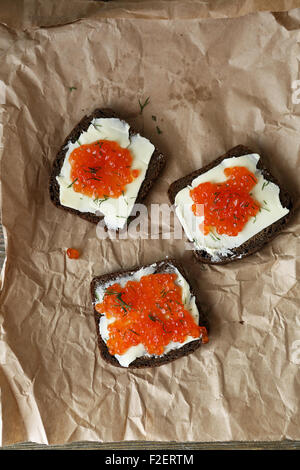 Tranches de pain au caviar, de l'alimentation Banque D'Images