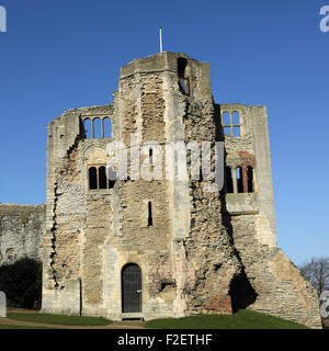 Une tour en ruine du château de Newark à Newark-on-Trent, en Angleterre. Le château a été construit par l'évêque de Lincoln en 1123. Banque D'Images