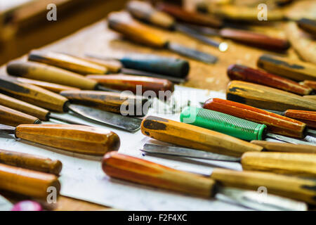 Carpenter outils de travail place de travail. L'artisanat fait main. Banque D'Images