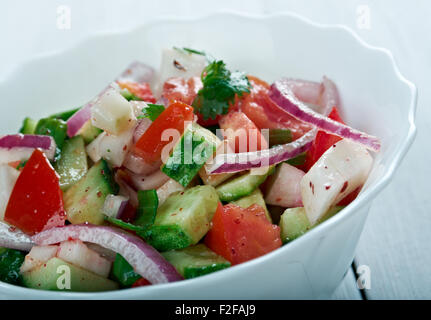 - Cucumber-Tomato salade Shirazi Perse Salade Banque D'Images