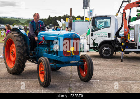 Vintage tracteur à la foire agricole 2015 Haddington Banque D'Images