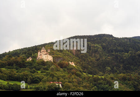 Vue de Castel forte dans la montagne, Trentin Haut Adige Banque D'Images
