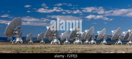 Plats radiotélescope du Very Large Array radio observatoire dans les plaines de Saint Agustin près de Socorro, NM, États-Unis Banque D'Images