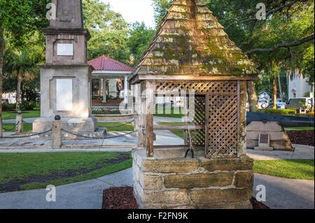 Plaza de la Constitucion (ou Constitution Plaza) au coeur de la vieille ville de Saint Augustine, Floride a été créé en 1573. Banque D'Images