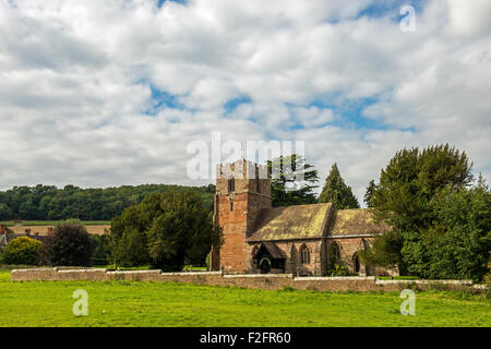 Église Saint-Jean-Baptiste dans le petit village d'Eastnor, dans le Herefordshire, à côté du château d'Eastnor, en Angleterre. Banque D'Images