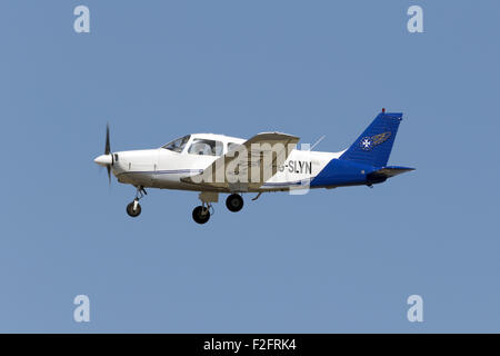 Académie pilote européen Piper PA-28-161 Warrior II effectuant des vols d'entraînement. Banque D'Images