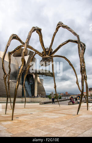 "Maman" - bronze, marbre et inox sculpture araignée de Louise Bourgeois, Bilbao, Biscaye, Espagne Banque D'Images