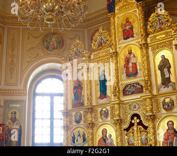 Intérieur d'une église orthodoxe de Kiev - Ukraine Banque D'Images